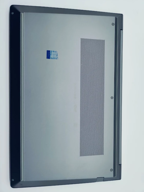 HP5CD133C6M4-ZBOOK7-137UZ_pic2.jpg